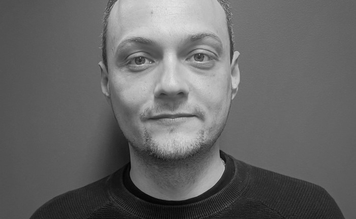 Management accountant Lee